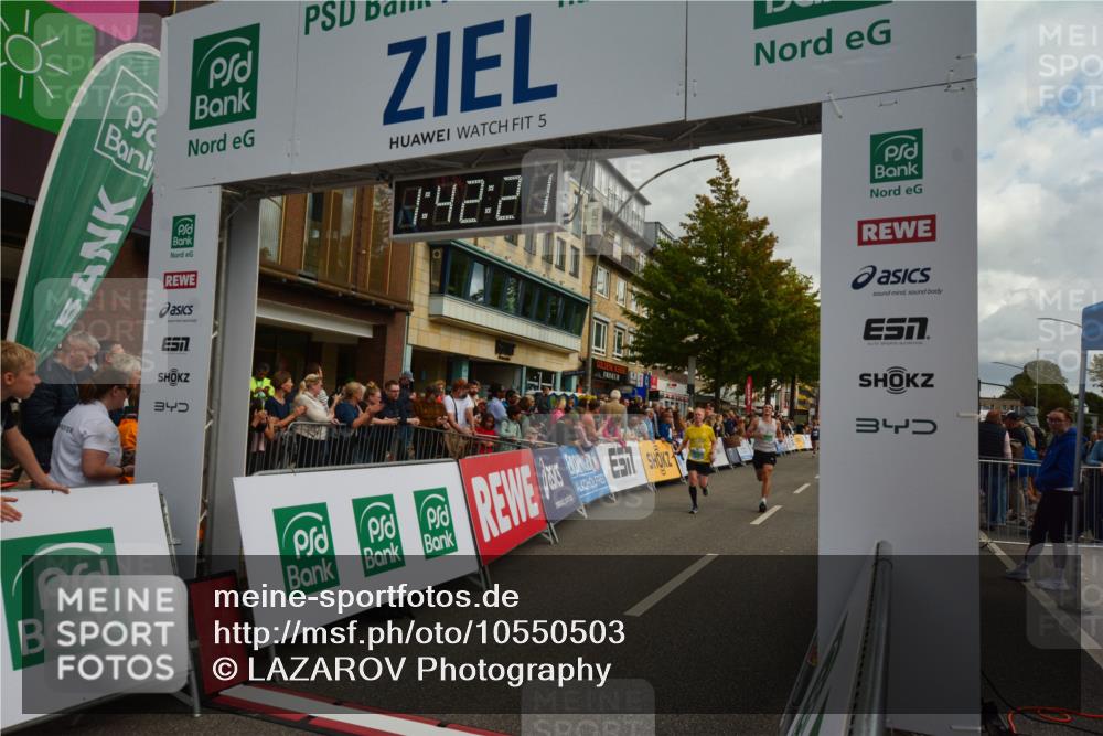 20.09.2026 - PSD Bank Halbmarathon LAZAROV Photography http://msf.ph/oto/10550503 20.09.2026 11:42:21 Ziel 1188, 1591, 1879, 2256, 2633, 4620, 4653 meine-sportfotos.de
