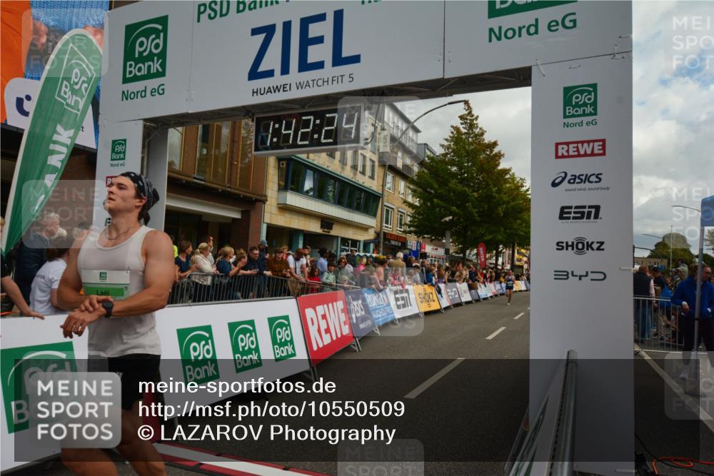 20.09.2026 - PSD Bank Halbmarathon LAZAROV Photography http://msf.ph/oto/10550509 20.09.2026 11:42:24 Ziel 1336, 1591, 1879, 2256, 2633, 4620, 4653 meine-sportfotos.de
