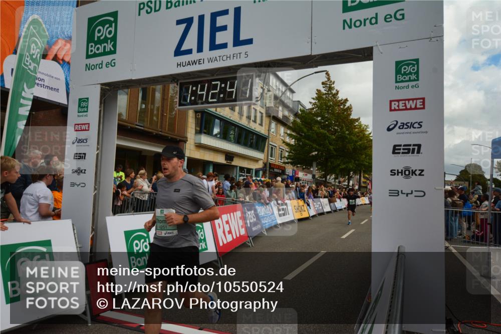 20.09.2026 - PSD Bank Halbmarathon LAZAROV Photography http://msf.ph/oto/10550524 20.09.2026 11:42:41 Ziel 1258, 1336, 1888, 2241, 2781, 3892, 4251, 4288, 4385, 4634, 4760 meine-sportfotos.de