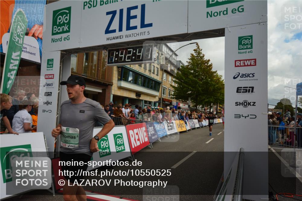 20.09.2026 - PSD Bank Halbmarathon LAZAROV Photography http://msf.ph/oto/10550525 20.09.2026 11:42:41 Ziel 1258, 1336, 1888, 2241, 2781, 3892, 4251, 4288, 4385, 4634, 4760 meine-sportfotos.de