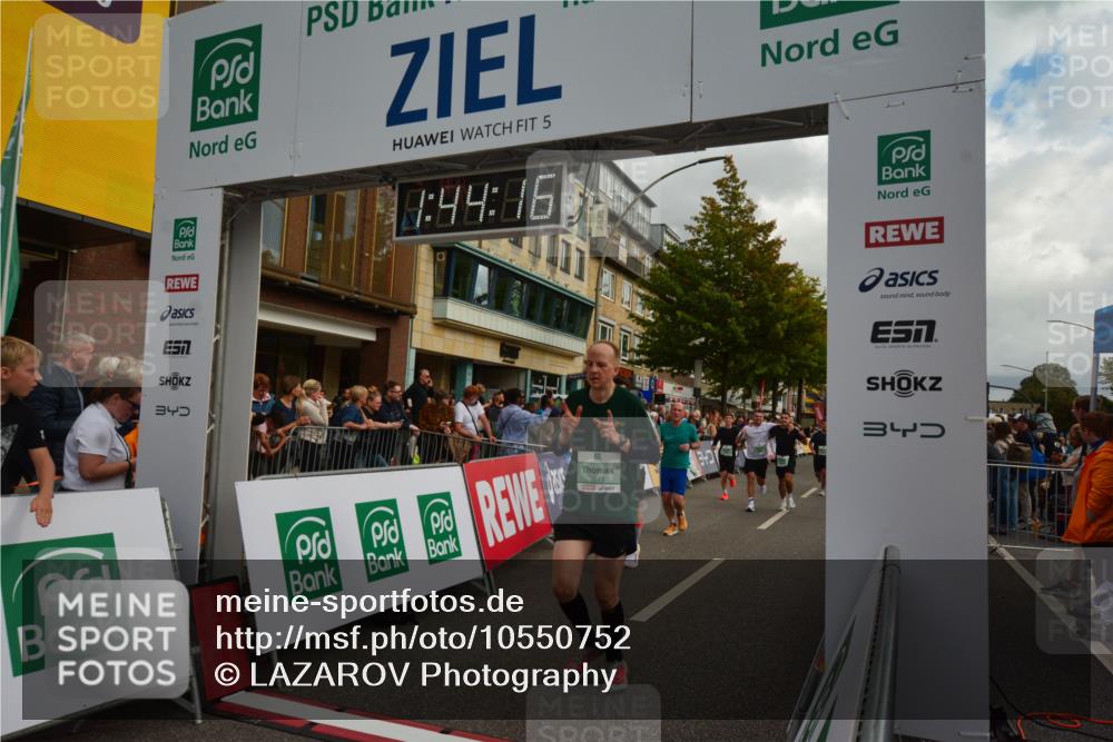 20.09.2026 - PSD Bank Halbmarathon LAZAROV Photography http://msf.ph/oto/10550752 20.09.2026 11:44:16 Ziel 1147, 1455, 1715, 1753, 1833, 2132, 2366, 2467, 2512, 2966, 3322, 3613, 4026, 4533, 4607, 4608 meine-sportfotos.de