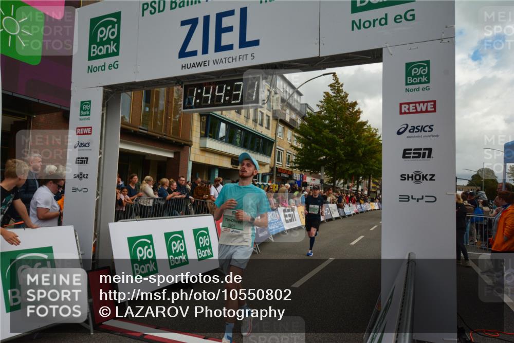20.09.2026 - PSD Bank Halbmarathon LAZAROV Photography http://msf.ph/oto/10550802 20.09.2026 11:44:31 Ziel 1317, 1730, 1753, 2593, 2708, 2805, 3322, 3706, 4026, 4309, 4533 meine-sportfotos.de