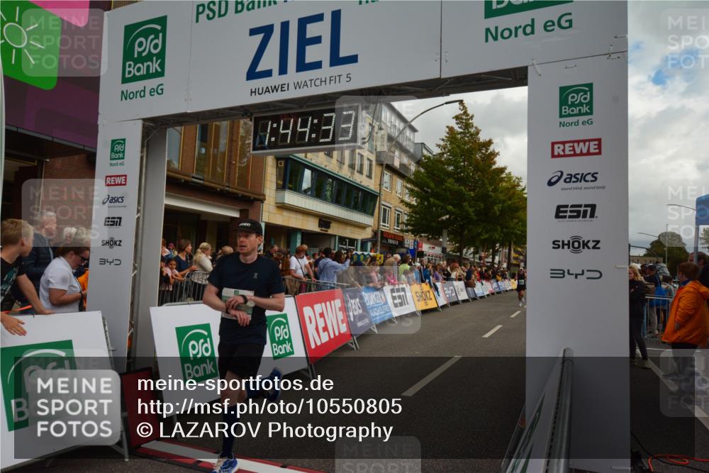 20.09.2026 - PSD Bank Halbmarathon LAZAROV Photography http://msf.ph/oto/10550805 20.09.2026 11:44:32 Ziel 1317, 1730, 1753, 2593, 2708, 2805, 3322, 3706, 4026, 4309 meine-sportfotos.de