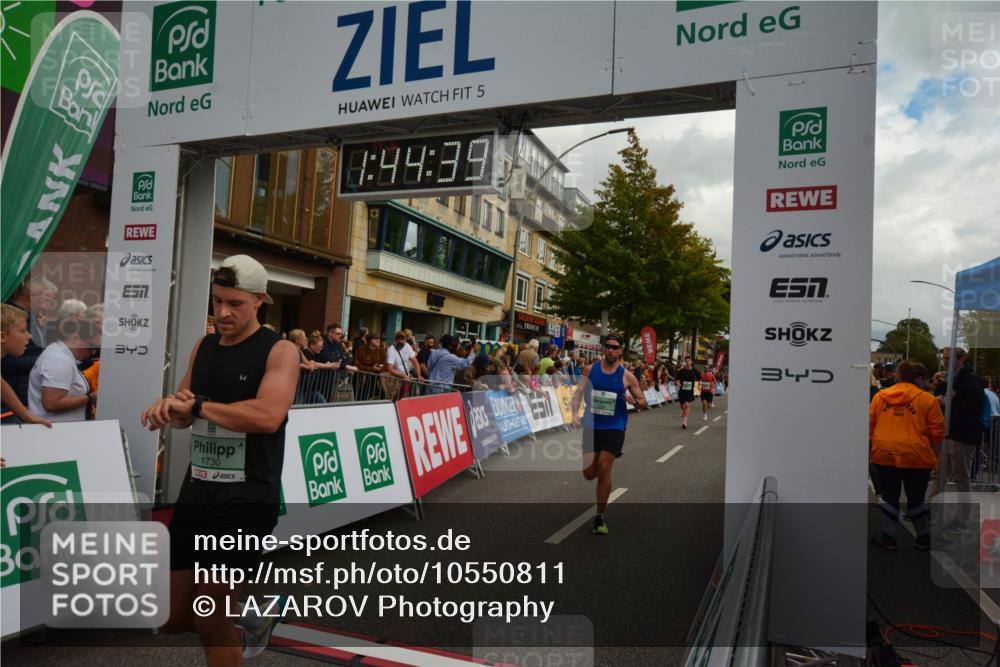 20.09.2026 - PSD Bank Halbmarathon LAZAROV Photography http://msf.ph/oto/10550811 20.09.2026 11:44:38 Ziel 1081, 1317, 1730, 2593, 2708, 3506, 3706 meine-sportfotos.de