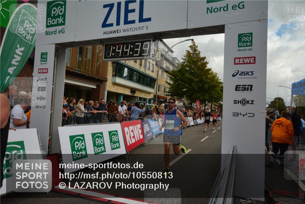 20.09.2026 - PSD Bank Halbmarathon LAZAROV Photography http://msf.ph/oto/10550813 20.09.2026 11:44:39 Ziel 1081, 1083, 1317, 1730, 2593, 2708, 3506, 3706 meine-sportfotos.de