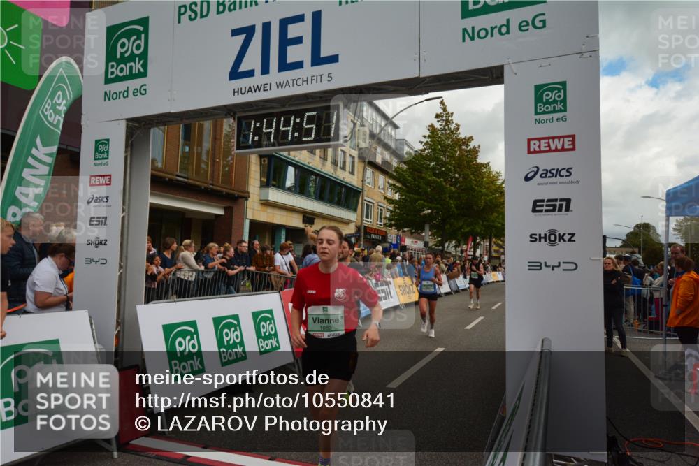 20.09.2026 - PSD Bank Halbmarathon LAZAROV Photography http://msf.ph/oto/10550841 20.09.2026 11:44:51 Ziel 1081, 1083, 1547, 1771, 2558, 2677, 3319, 3506, 4365, 4366 meine-sportfotos.de