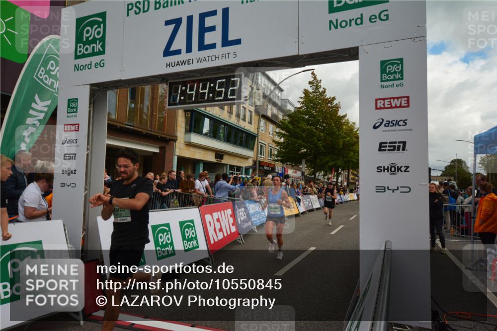 20.09.2026 - PSD Bank Halbmarathon LAZAROV Photography http://msf.ph/oto/10550845 20.09.2026 11:44:51 Ziel 1081, 1083, 1547, 1771, 2558, 2677, 3319, 3506, 4365, 4366 meine-sportfotos.de