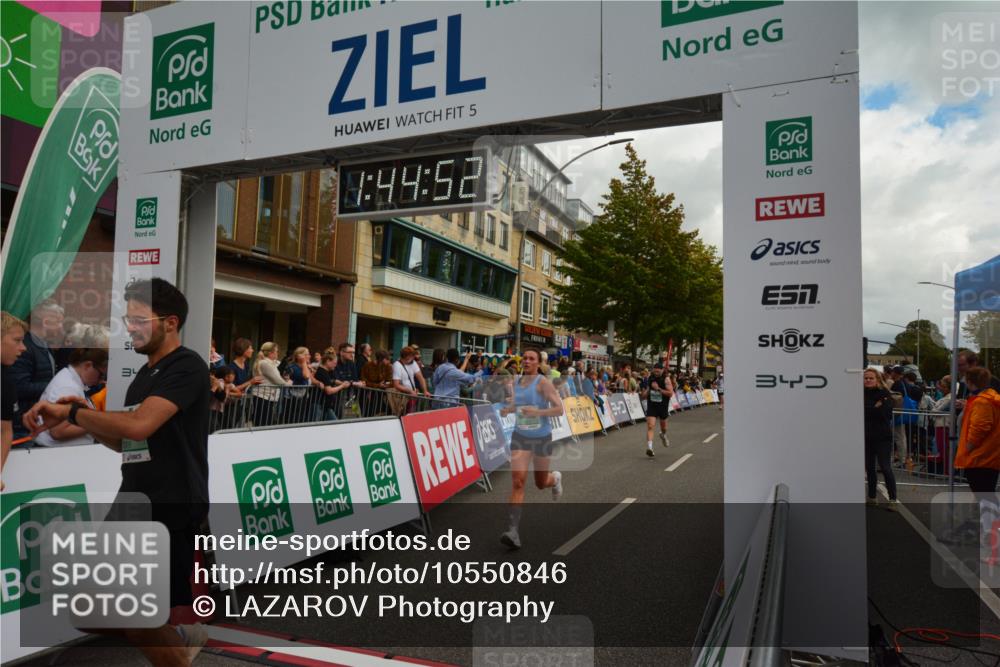 20.09.2026 - PSD Bank Halbmarathon LAZAROV Photography http://msf.ph/oto/10550846 20.09.2026 11:44:52 Ziel 1081, 1083, 1547, 1771, 2558, 2677, 3319, 4365, 4366 meine-sportfotos.de