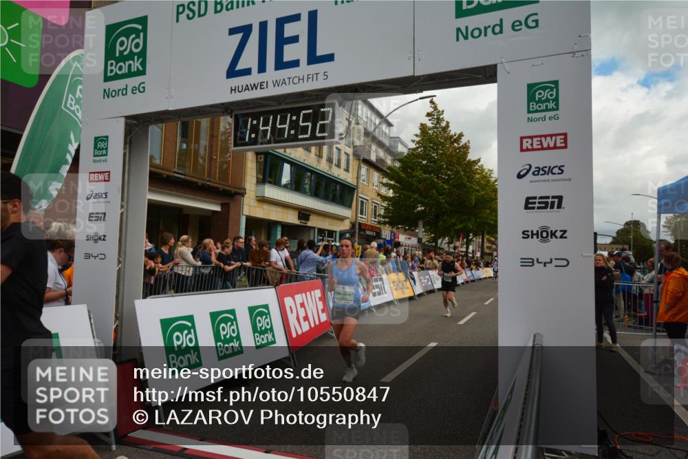 20.09.2026 - PSD Bank Halbmarathon LAZAROV Photography http://msf.ph/oto/10550847 20.09.2026 11:44:52 Ziel 1081, 1083, 1547, 1771, 2558, 2677, 3319, 4365, 4366 meine-sportfotos.de