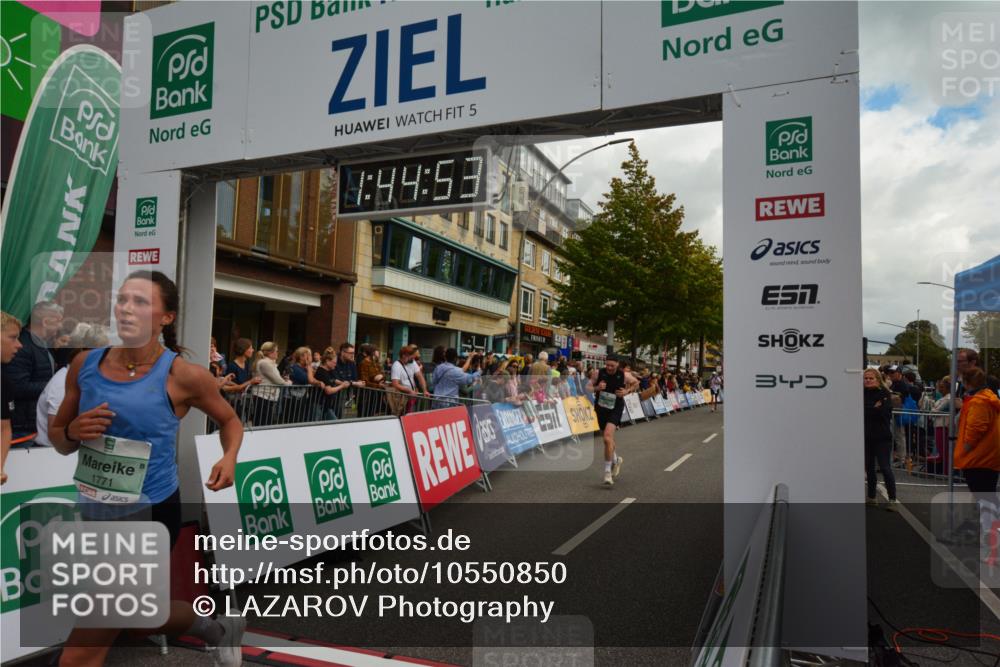 20.09.2026 - PSD Bank Halbmarathon LAZAROV Photography http://msf.ph/oto/10550850 20.09.2026 11:44:53 Ziel 1081, 1083, 1547, 1771, 2558, 2677, 3319, 4365, 4366 meine-sportfotos.de
