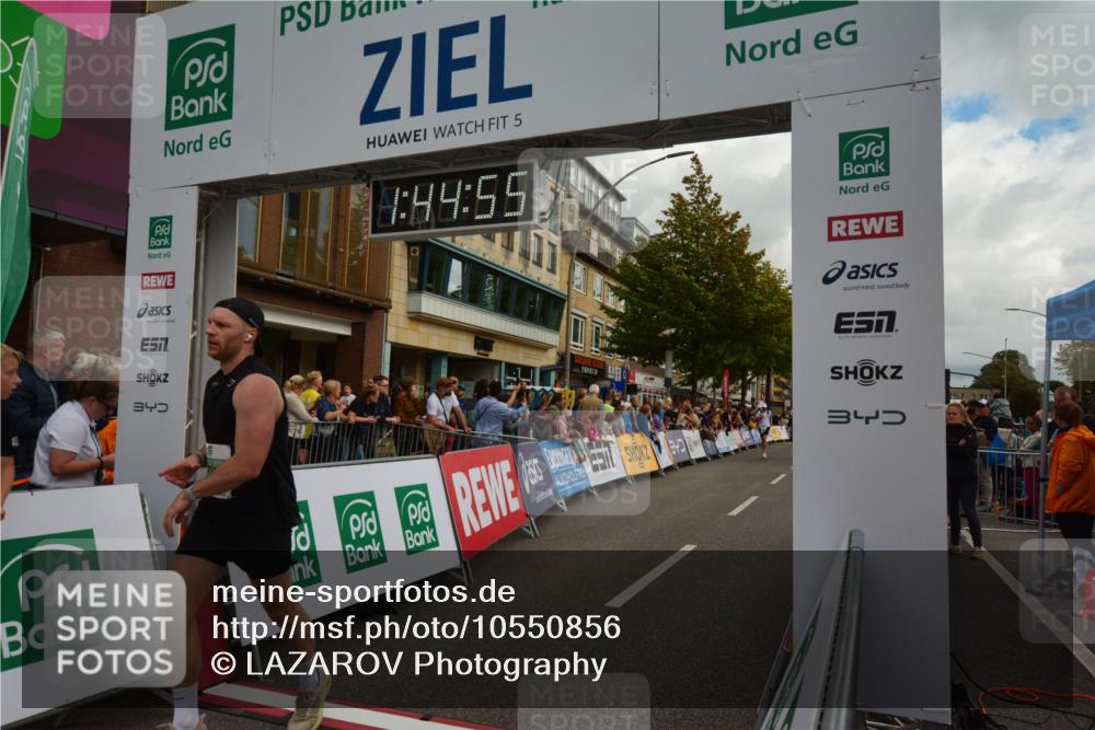 20.09.2026 - PSD Bank Halbmarathon LAZAROV Photography http://msf.ph/oto/10550856 20.09.2026 11:44:54 Ziel 1081, 1083, 1547, 1771, 2558, 2677, 3319, 4365, 4366 meine-sportfotos.de