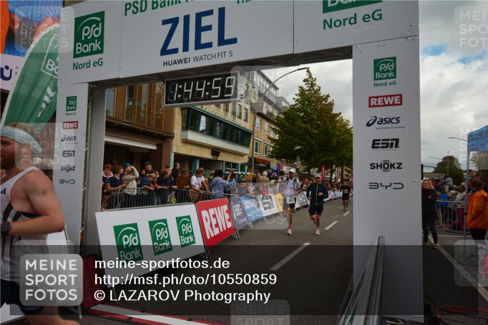 20.09.2026 - PSD Bank Halbmarathon LAZAROV Photography http://msf.ph/oto/10550859 20.09.2026 11:44:59 Ziel 1159, 1430, 1547, 2558, 2677, 3861, 4365, 4366 meine-sportfotos.de