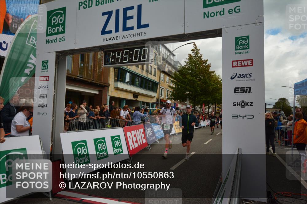 20.09.2026 - PSD Bank Halbmarathon LAZAROV Photography http://msf.ph/oto/10550863 20.09.2026 11:44:59 Ziel 1159, 1430, 1547, 2558, 2677, 3861, 4365, 4366 meine-sportfotos.de