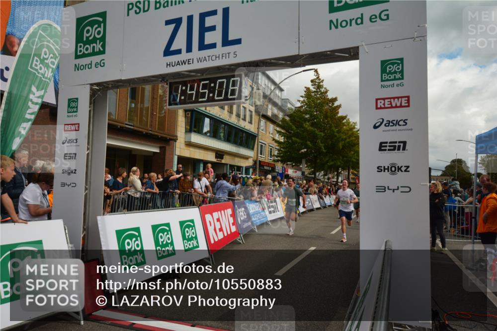 20.09.2026 - PSD Bank Halbmarathon LAZAROV Photography http://msf.ph/oto/10550883 20.09.2026 11:45:08 Ziel 1159, 1374, 1430, 2300, 2928, 2959, 3861, 3913, 3981, 4365, 4366 meine-sportfotos.de