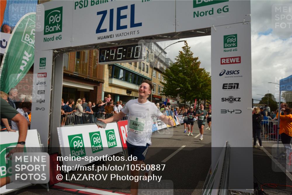 20.09.2026 - PSD Bank Halbmarathon LAZAROV Photography http://msf.ph/oto/10550887 20.09.2026 11:45:10 Ziel 1159, 1168, 1374, 1430, 2300, 2928, 2959, 3861, 3913, 3981 meine-sportfotos.de