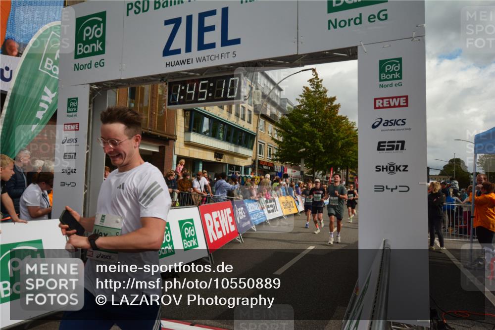 20.09.2026 - PSD Bank Halbmarathon LAZAROV Photography http://msf.ph/oto/10550889 20.09.2026 11:45:10 Ziel 1159, 1168, 1374, 1430, 2300, 2928, 2959, 3861, 3913, 3981 meine-sportfotos.de