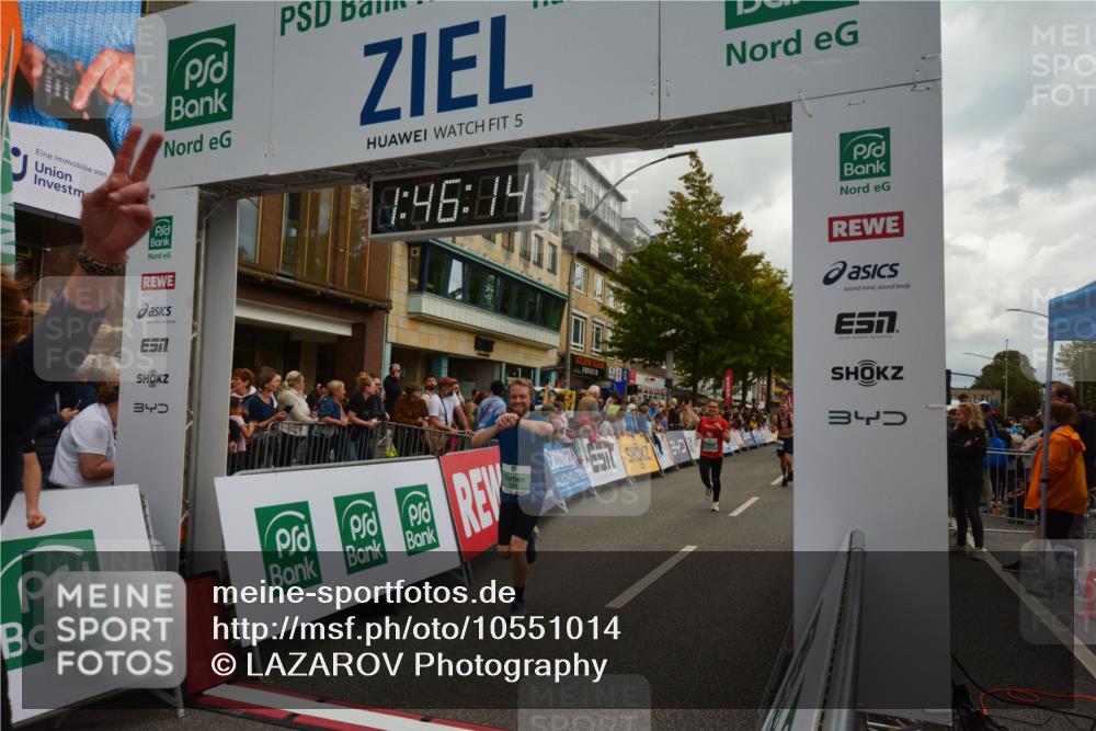 20.09.2026 - PSD Bank Halbmarathon LAZAROV Photography http://msf.ph/oto/10551014 20.09.2026 11:46:13 Ziel 1637, 1800, 2042, 2171, 2175, 2276, 2281, 2374, 2680, 2769, 3366, 3602, 3626, 3681, 4687 meine-sportfotos.de