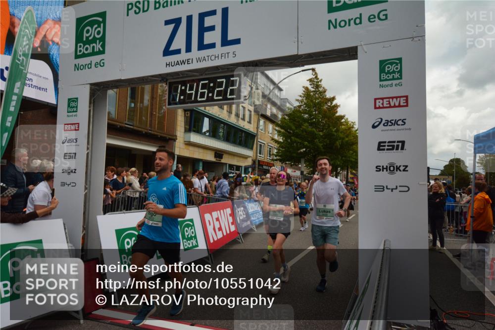 20.09.2026 - PSD Bank Halbmarathon LAZAROV Photography http://msf.ph/oto/10551042 20.09.2026 11:46:21 Ziel 1102, 1637, 1860, 2042, 2066, 2171, 2175, 2374, 2524, 2680, 2769, 2778, 2977, 3366, 3565, 3602, 3626, 4387, 4687 meine-sportfotos.de
