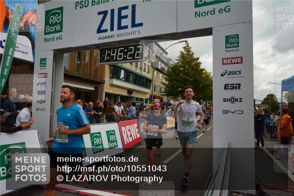 20.09.2026 - PSD Bank Halbmarathon LAZAROV Photography http://msf.ph/oto/10551043 20.09.2026 11:46:22 Ziel 1102, 1637, 1860, 2042, 2066, 2171, 2175, 2374, 2524, 2680, 2769, 2778, 2977, 3366, 3565, 3602, 3626, 4387, 4687 meine-sportfotos.de