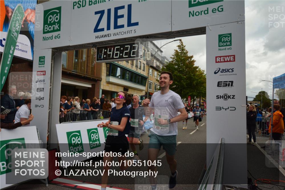 20.09.2026 - PSD Bank Halbmarathon LAZAROV Photography http://msf.ph/oto/10551045 20.09.2026 11:46:22 Ziel 1102, 1637, 1860, 2042, 2066, 2171, 2175, 2374, 2524, 2680, 2769, 2778, 2977, 3366, 3565, 3602, 3626, 4387, 4687 meine-sportfotos.de