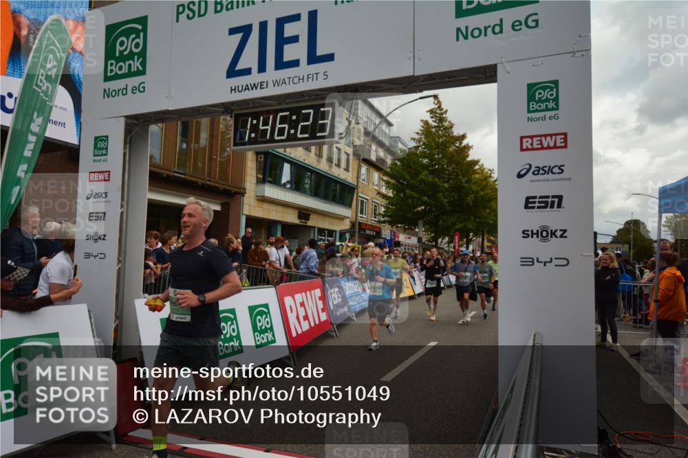 20.09.2026 - PSD Bank Halbmarathon LAZAROV Photography http://msf.ph/oto/10551049 20.09.2026 11:46:23 Ziel 1102, 1860, 2042, 2066, 2171, 2175, 2374, 2524, 2680, 2769, 2778, 2977, 3366, 3408, 3565, 3602, 3626, 4387, 4687 meine-sportfotos.de