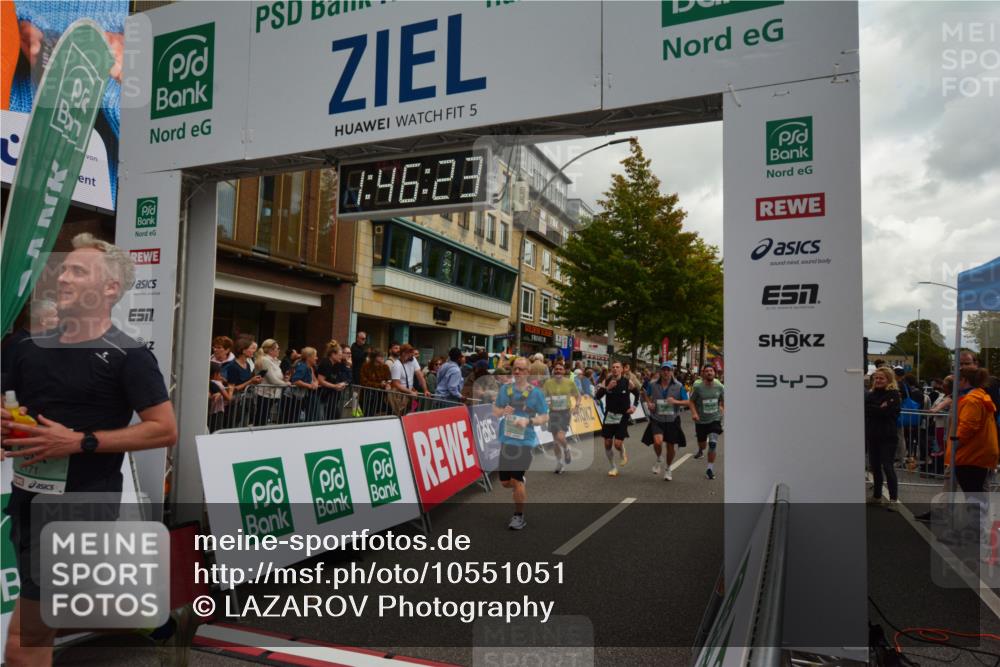20.09.2026 - PSD Bank Halbmarathon LAZAROV Photography http://msf.ph/oto/10551051 20.09.2026 11:46:23 Ziel 1102, 1860, 2042, 2066, 2171, 2175, 2374, 2524, 2680, 2769, 2778, 2977, 3366, 3408, 3565, 3602, 3626, 4387, 4687 meine-sportfotos.de