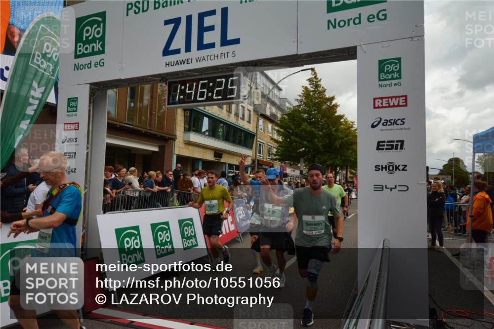 20.09.2026 - PSD Bank Halbmarathon LAZAROV Photography http://msf.ph/oto/10551056 20.09.2026 11:46:24 Ziel 1102, 1860, 2042, 2066, 2171, 2175, 2374, 2524, 2680, 2769, 2778, 2977, 3408, 3425, 3565, 3602, 3626, 4387, 4687 meine-sportfotos.de