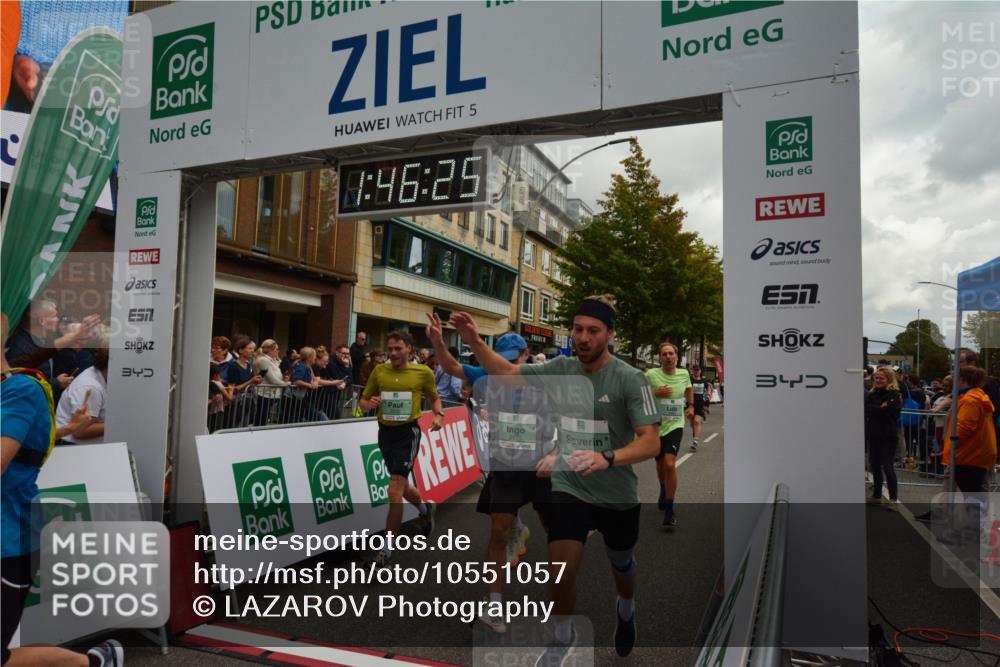 20.09.2026 - PSD Bank Halbmarathon LAZAROV Photography http://msf.ph/oto/10551057 20.09.2026 11:46:24 Ziel 1102, 1860, 2042, 2066, 2171, 2175, 2374, 2524, 2680, 2769, 2778, 2977, 3408, 3425, 3565, 3602, 3626, 4387, 4687 meine-sportfotos.de