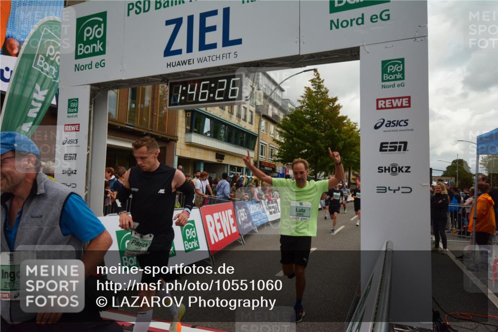 20.09.2026 - PSD Bank Halbmarathon LAZAROV Photography http://msf.ph/oto/10551060 20.09.2026 11:46:25 Ziel 1102, 1860, 2042, 2066, 2171, 2175, 2374, 2524, 2680, 2769, 2778, 2977, 3408, 3425, 3565, 3602, 3626, 4387, 4687, 4710 meine-sportfotos.de