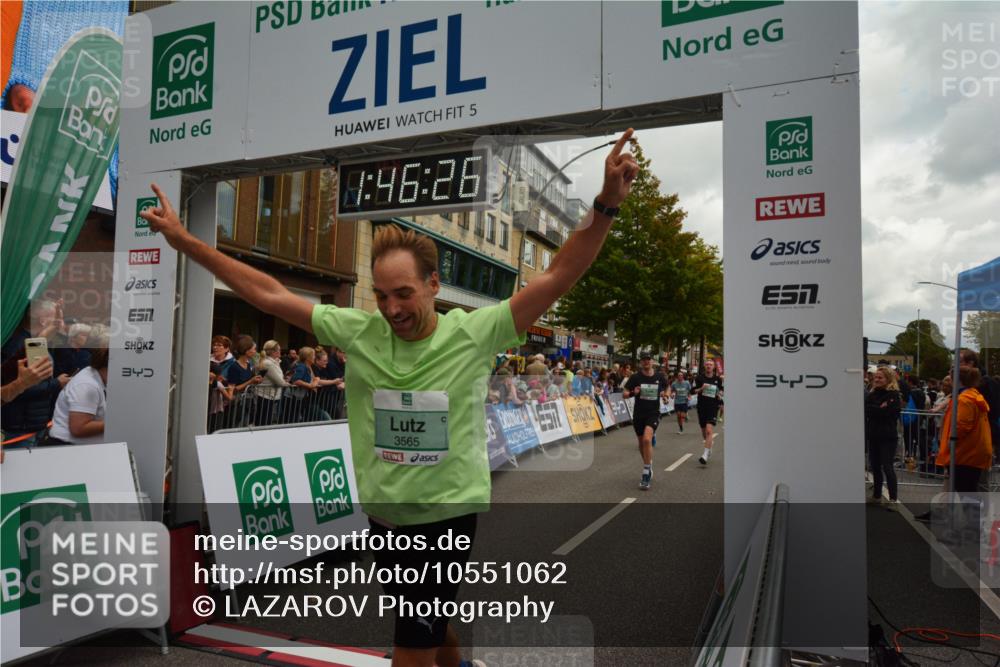 20.09.2026 - PSD Bank Halbmarathon LAZAROV Photography http://msf.ph/oto/10551062 20.09.2026 11:46:26 Ziel 1102, 1860, 2042, 2066, 2171, 2175, 2374, 2524, 2680, 2769, 2778, 2977, 3408, 3425, 3565, 3602, 3626, 4387, 4640, 4687, 4710 meine-sportfotos.de