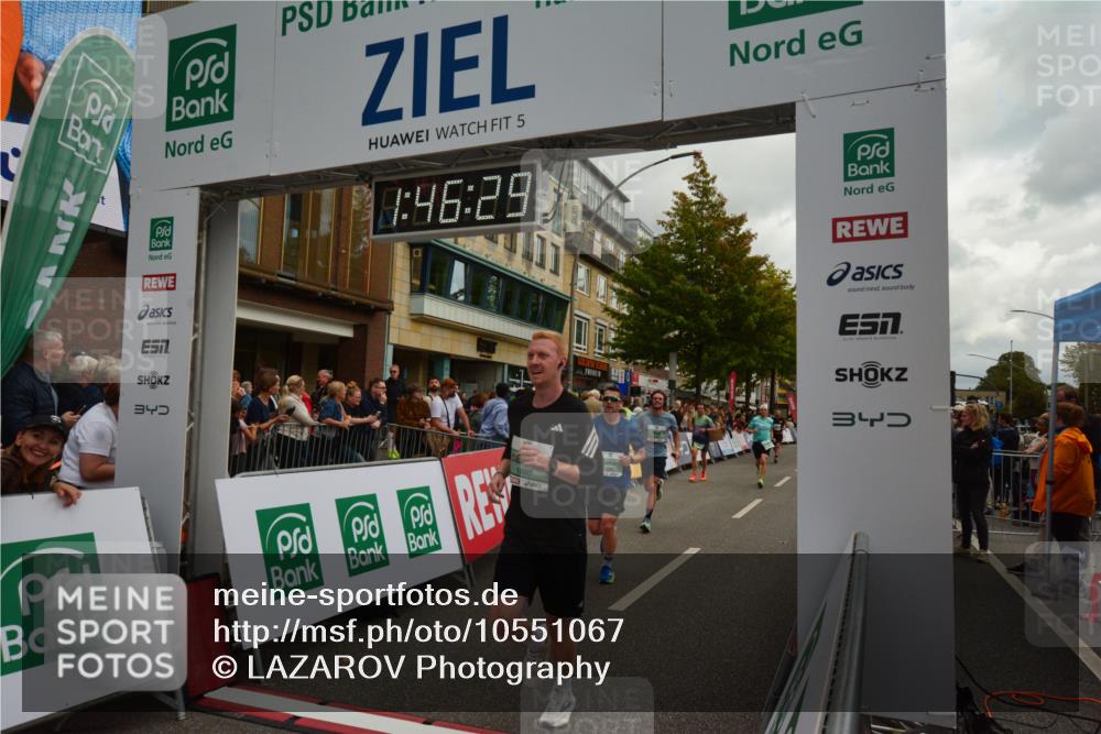 20.09.2026 - PSD Bank Halbmarathon LAZAROV Photography http://msf.ph/oto/10551067 20.09.2026 11:46:28 Ziel 1102, 1860, 2042, 2066, 2171, 2175, 2374, 2524, 2680, 2769, 2778, 2977, 3408, 3425, 3565, 3602, 3626, 4094, 4200, 4387, 4640, 4710 meine-sportfotos.de