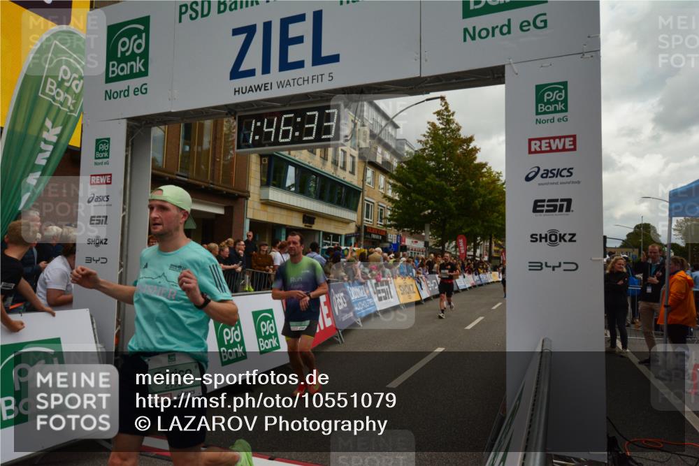 20.09.2026 - PSD Bank Halbmarathon LAZAROV Photography http://msf.ph/oto/10551079 20.09.2026 11:46:32 Ziel 1102, 1860, 2027, 2066, 2087, 2524, 2778, 2977, 3226, 3408, 3425, 3565, 3790, 4070, 4094, 4200, 4387, 4640, 4710 meine-sportfotos.de
