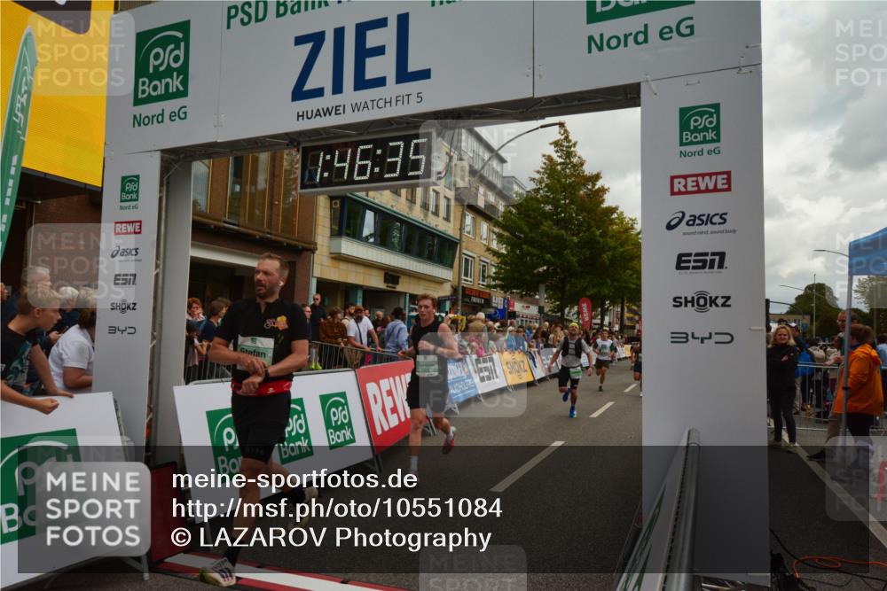20.09.2026 - PSD Bank Halbmarathon LAZAROV Photography http://msf.ph/oto/10551084 20.09.2026 11:46:35 Ziel 1102, 1527, 1860, 2027, 2066, 2087, 2778, 3226, 3408, 3425, 3790, 4070, 4094, 4200, 4249, 4387, 4640, 4710 meine-sportfotos.de
