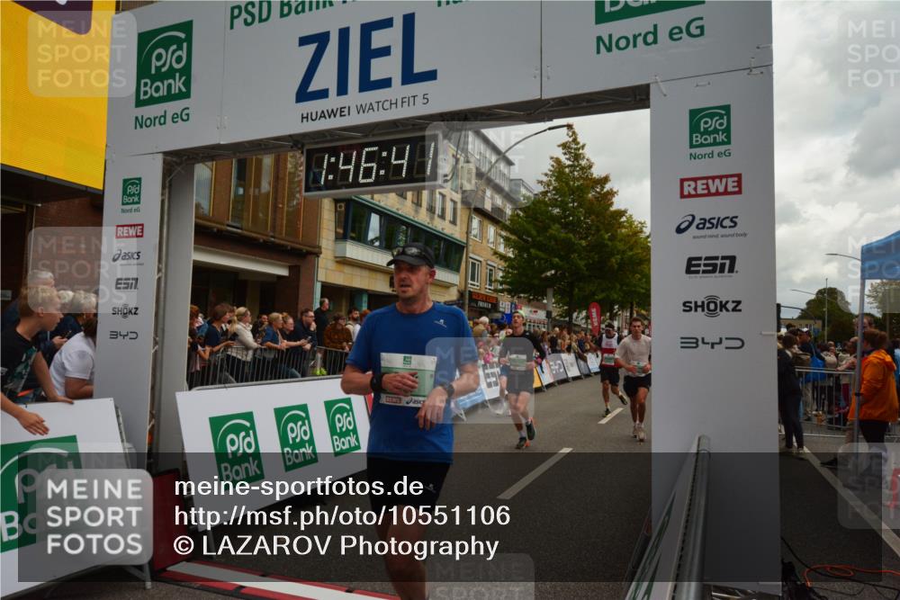 20.09.2026 - PSD Bank Halbmarathon LAZAROV Photography http://msf.ph/oto/10551106 20.09.2026 11:46:41 Ziel 1527, 1876, 2027, 2087, 2773, 3226, 3408, 3425, 3790, 4070, 4094, 4200, 4249, 4566, 4639, 4640, 4710 meine-sportfotos.de