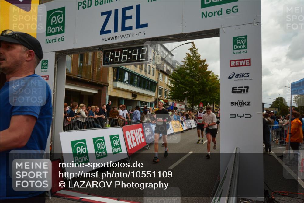 20.09.2026 - PSD Bank Halbmarathon LAZAROV Photography http://msf.ph/oto/10551109 20.09.2026 11:46:41 Ziel 1527, 1876, 2027, 2087, 2773, 3226, 3408, 3425, 3790, 4070, 4094, 4200, 4249, 4566, 4639, 4640, 4710 meine-sportfotos.de