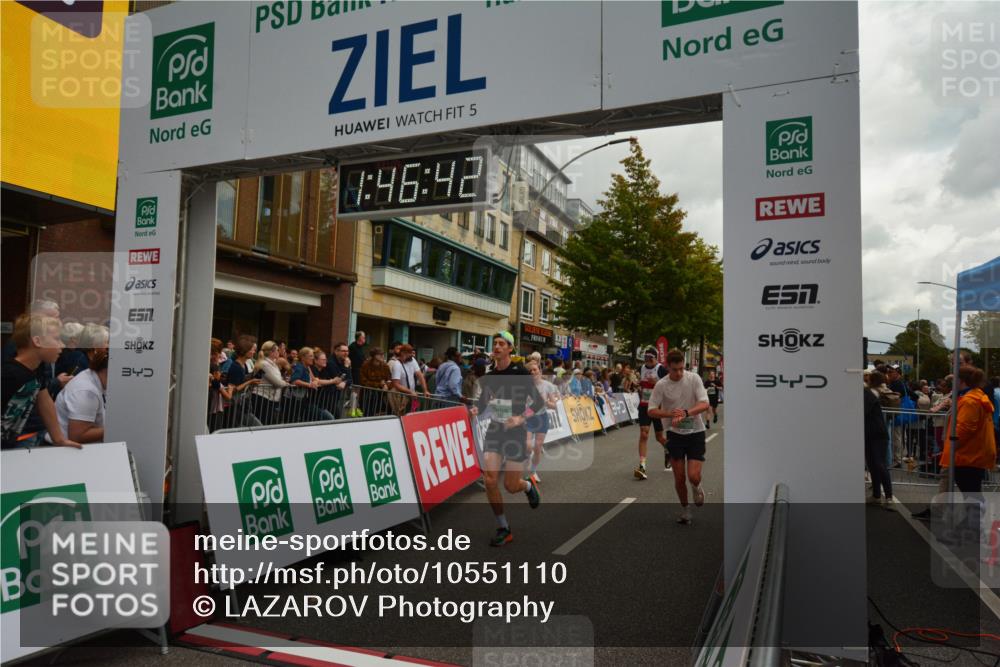 20.09.2026 - PSD Bank Halbmarathon LAZAROV Photography http://msf.ph/oto/10551110 20.09.2026 11:46:42 Ziel 1527, 1810, 1876, 2027, 2087, 2090, 2773, 3226, 3425, 3790, 4001, 4070, 4094, 4200, 4249, 4566, 4639, 4640, 4710 meine-sportfotos.de