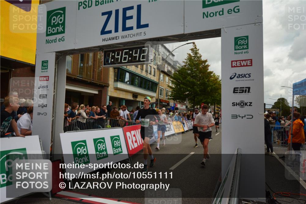 20.09.2026 - PSD Bank Halbmarathon LAZAROV Photography http://msf.ph/oto/10551111 20.09.2026 11:46:42 Ziel 1527, 1810, 1876, 2027, 2087, 2090, 2773, 3226, 3425, 3790, 4001, 4070, 4094, 4200, 4249, 4566, 4639, 4640, 4710 meine-sportfotos.de