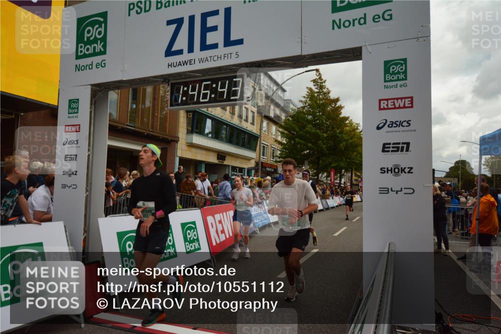 20.09.2026 - PSD Bank Halbmarathon LAZAROV Photography http://msf.ph/oto/10551112 20.09.2026 11:46:42 Ziel 1527, 1810, 1876, 2027, 2087, 2090, 2773, 3226, 3425, 3790, 4001, 4070, 4094, 4200, 4249, 4566, 4639, 4640, 4710 meine-sportfotos.de