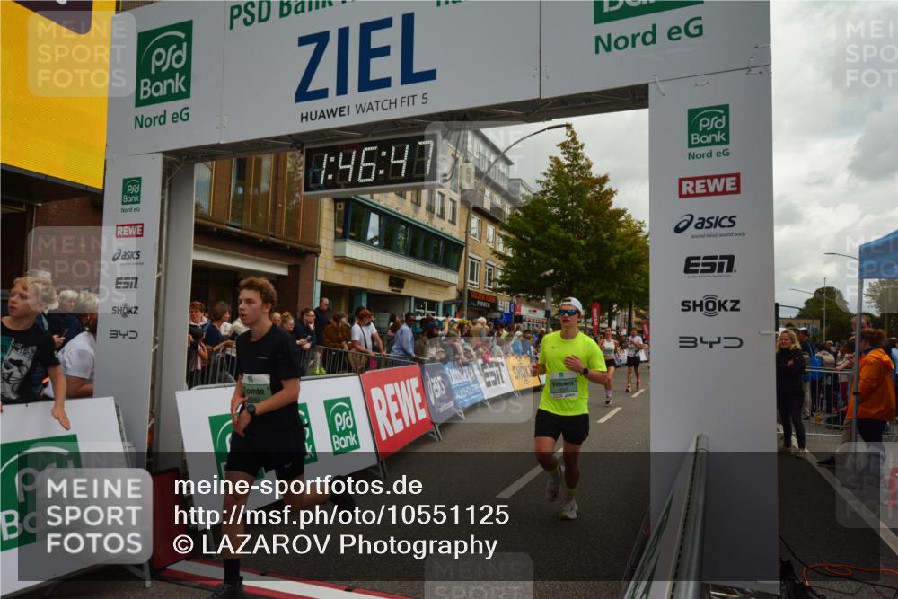 20.09.2026 - PSD Bank Halbmarathon LAZAROV Photography http://msf.ph/oto/10551125 20.09.2026 11:46:46 Ziel 1527, 1557, 1561, 1810, 1876, 2027, 2087, 2090, 2659, 2773, 3226, 3424, 3790, 4001, 4070, 4247, 4249, 4566, 4639 meine-sportfotos.de