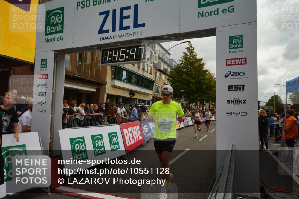 20.09.2026 - PSD Bank Halbmarathon LAZAROV Photography http://msf.ph/oto/10551128 20.09.2026 11:46:46 Ziel 1527, 1557, 1561, 1810, 1876, 2027, 2087, 2090, 2659, 2773, 3226, 3424, 3790, 4001, 4070, 4247, 4249, 4566, 4639 meine-sportfotos.de