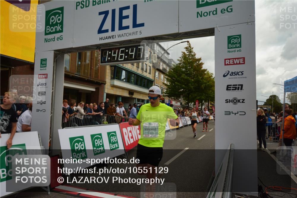 20.09.2026 - PSD Bank Halbmarathon LAZAROV Photography http://msf.ph/oto/10551129 20.09.2026 11:46:47 Ziel 1527, 1557, 1561, 1810, 1876, 2027, 2087, 2090, 2141, 2659, 2773, 3226, 3424, 3790, 4001, 4070, 4247, 4249, 4566, 4639 meine-sportfotos.de