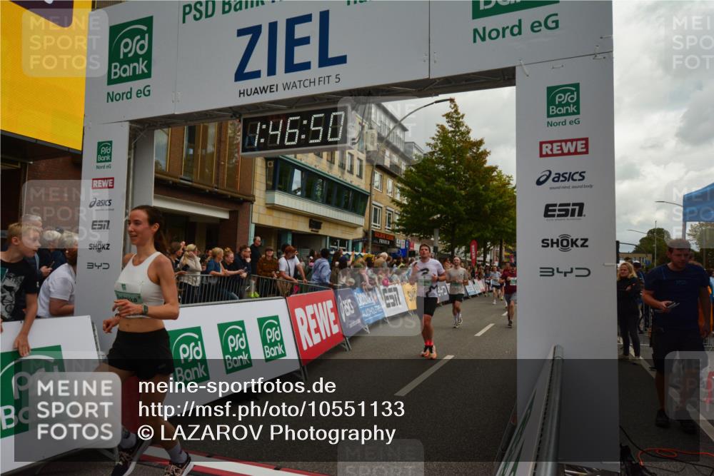 20.09.2026 - PSD Bank Halbmarathon LAZAROV Photography http://msf.ph/oto/10551133 20.09.2026 11:46:49 Ziel 1189, 1527, 1557, 1561, 1810, 1876, 2087, 2090, 2141, 2659, 2773, 3226, 3424, 3511, 3790, 4001, 4070, 4247, 4249, 4566, 4639 meine-sportfotos.de