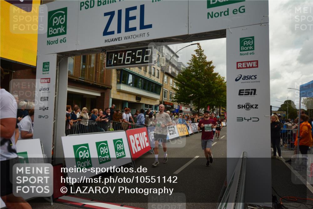 20.09.2026 - PSD Bank Halbmarathon LAZAROV Photography http://msf.ph/oto/10551142 20.09.2026 11:46:51 Ziel 1189, 1527, 1557, 1561, 1810, 1876, 2012, 2090, 2141, 2659, 2773, 3424, 3511, 4001, 4247, 4249, 4566, 4639 meine-sportfotos.de