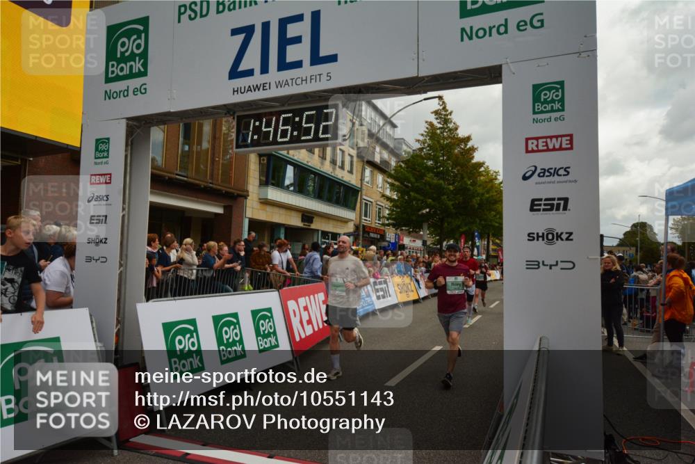 20.09.2026 - PSD Bank Halbmarathon LAZAROV Photography http://msf.ph/oto/10551143 20.09.2026 11:46:51 Ziel 1189, 1527, 1557, 1561, 1810, 1876, 2012, 2090, 2141, 2659, 2773, 3424, 3511, 4001, 4247, 4249, 4566, 4639 meine-sportfotos.de