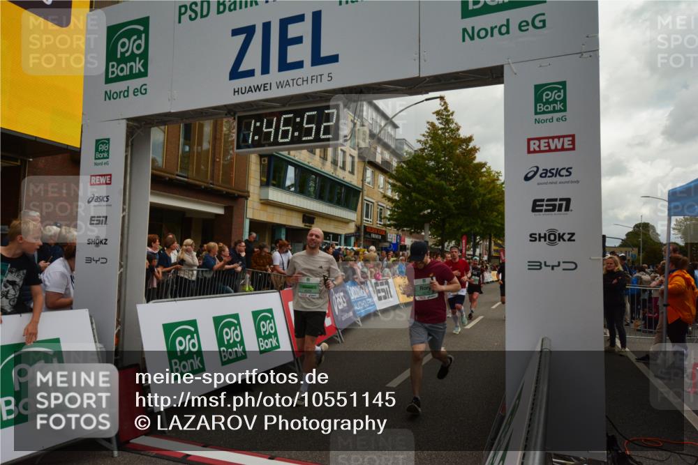 20.09.2026 - PSD Bank Halbmarathon LAZAROV Photography http://msf.ph/oto/10551145 20.09.2026 11:46:51 Ziel 1189, 1527, 1557, 1561, 1810, 1876, 2012, 2090, 2141, 2659, 2773, 3424, 3511, 4001, 4247, 4249, 4566, 4639 meine-sportfotos.de