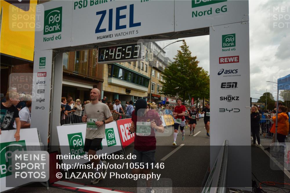 20.09.2026 - PSD Bank Halbmarathon LAZAROV Photography http://msf.ph/oto/10551146 20.09.2026 11:46:52 Ziel 1189, 1527, 1557, 1561, 1810, 1876, 2012, 2090, 2141, 2659, 2773, 2902, 3424, 3511, 4001, 4247, 4249, 4566, 4639 meine-sportfotos.de
