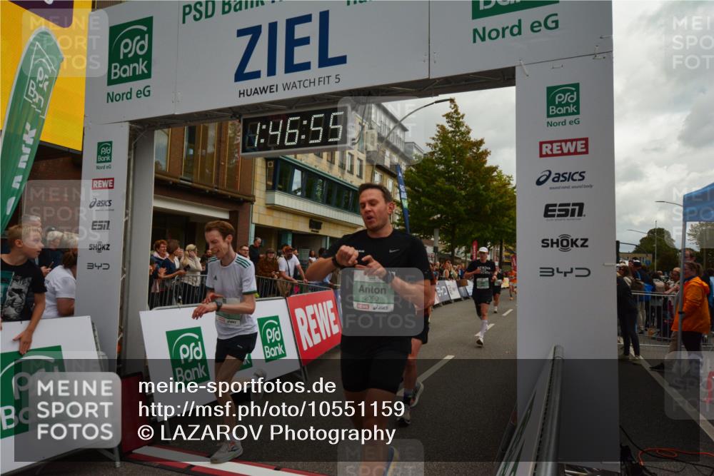 20.09.2026 - PSD Bank Halbmarathon LAZAROV Photography http://msf.ph/oto/10551159 20.09.2026 11:46:54 Ziel 1189, 1557, 1561, 1810, 1876, 2012, 2090, 2141, 2659, 2773, 2902, 3424, 3511, 4001, 4247, 4566, 4639 meine-sportfotos.de