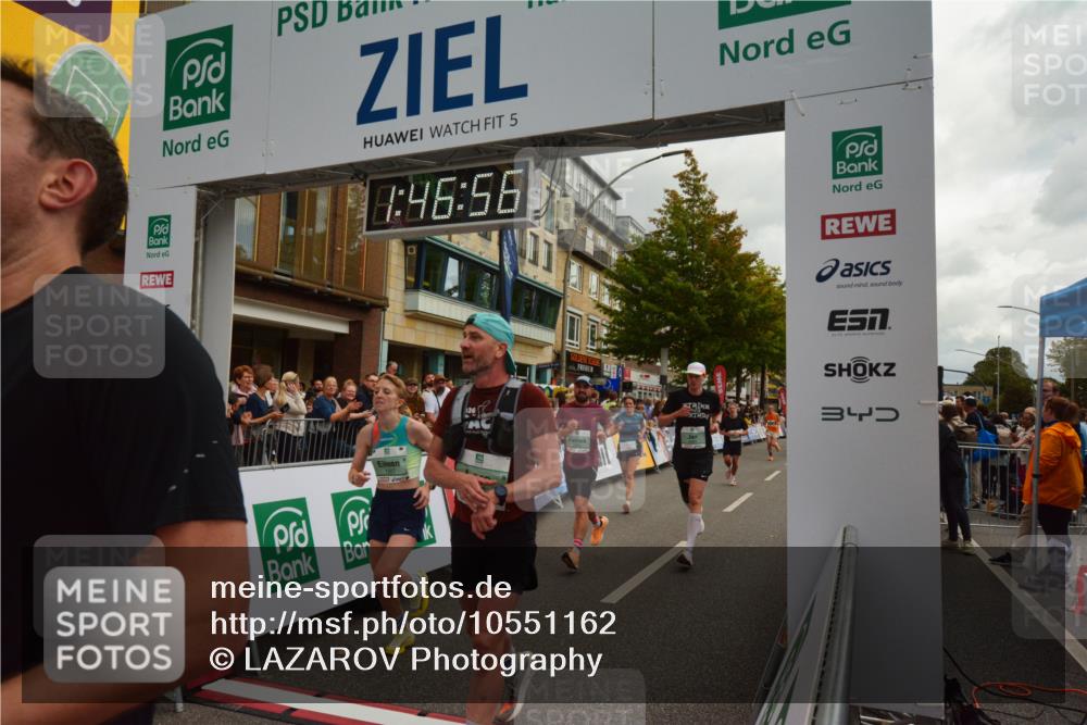 20.09.2026 - PSD Bank Halbmarathon LAZAROV Photography http://msf.ph/oto/10551162 20.09.2026 11:46:55 Ziel 1189, 1557, 1561, 1810, 1876, 2012, 2090, 2141, 2659, 2773, 2902, 3424, 3511, 4001, 4247, 4566, 4639 meine-sportfotos.de