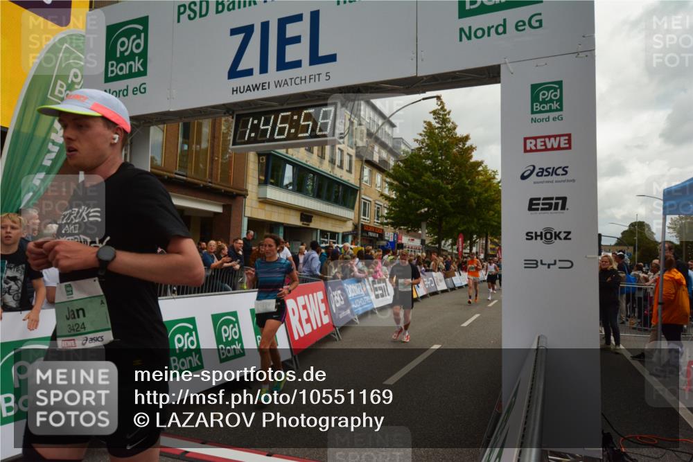 20.09.2026 - PSD Bank Halbmarathon LAZAROV Photography http://msf.ph/oto/10551169 20.09.2026 11:46:57 Ziel 1189, 1557, 1561, 1810, 1876, 2012, 2090, 2141, 2659, 2902, 3381, 3424, 3511, 4001, 4247, 4566, 4639 meine-sportfotos.de