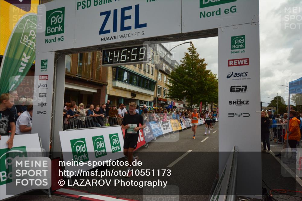 20.09.2026 - PSD Bank Halbmarathon LAZAROV Photography http://msf.ph/oto/10551173 20.09.2026 11:46:58 Ziel 1189, 1557, 1561, 1810, 1822, 1876, 2012, 2090, 2141, 2659, 2902, 3381, 3424, 3511, 4001, 4247, 4555, 4639 meine-sportfotos.de